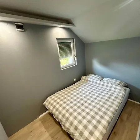 Vikendica Hideaway Villa *