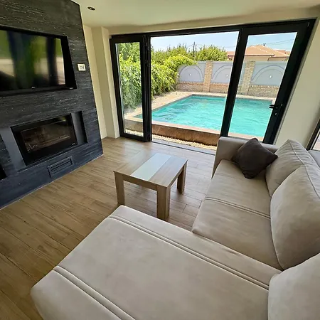 Vikendica Hideaway Villa Novi Sad
